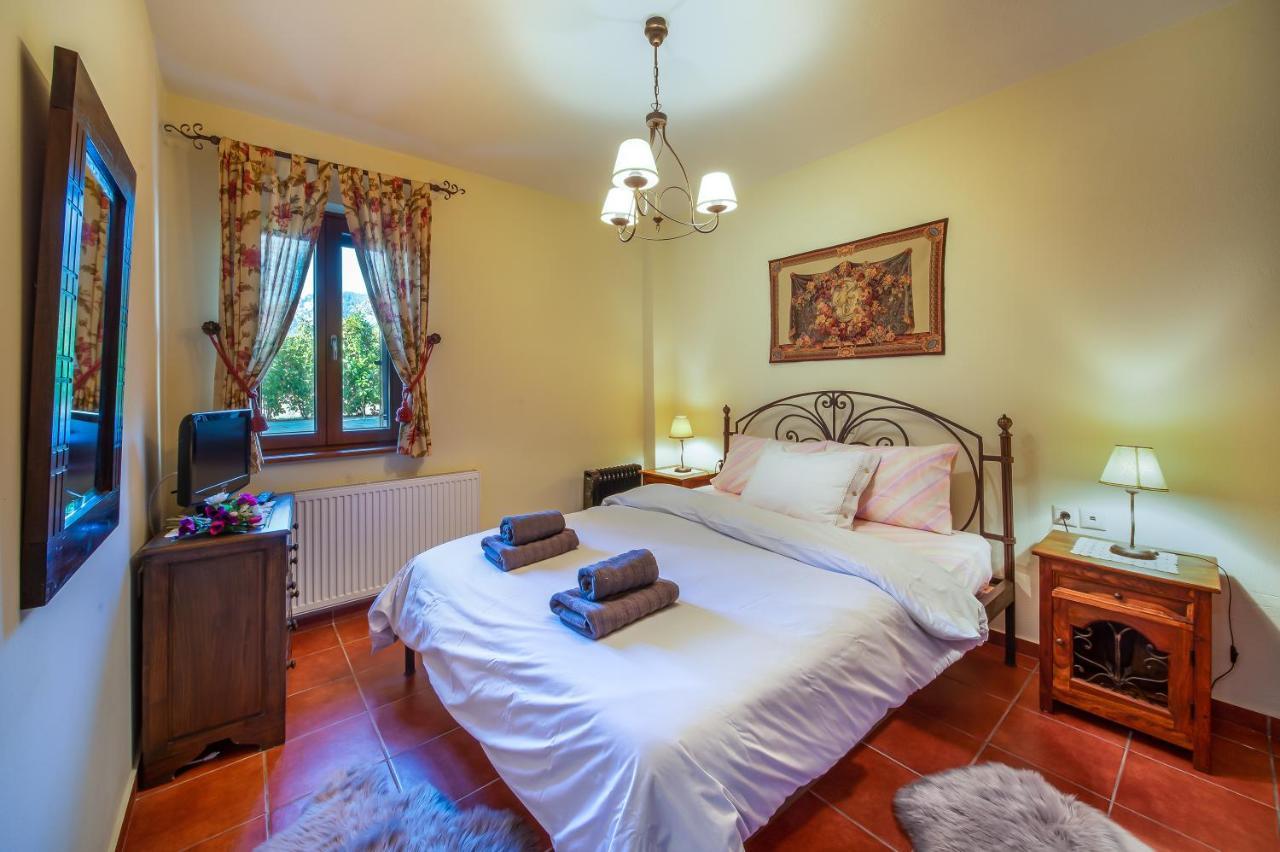 Livadi Cozy Villa Arachova Exterior photo